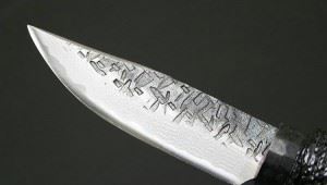 Kanetsune 日本关兼常KB-204以青纸钢为核心的15层大马士革猎刀