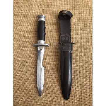 65伞兵刀